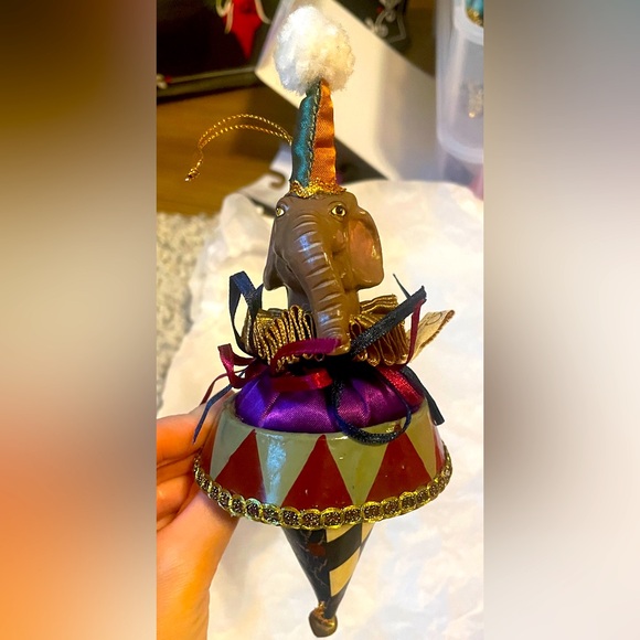 Katherine's Collection elephant Ornament NWT - Picture 3 of 5